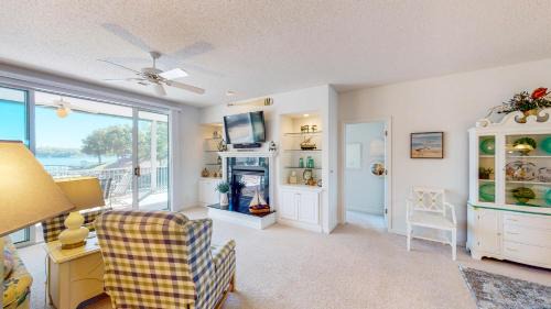 Shawnee Bend House | EVERGREEN 209