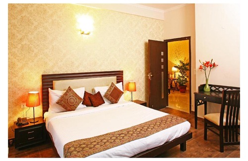 Vasant Kunj Apartment | Evergreen 2BHK Service Apartment Vasant Kunj Fortis ILBS