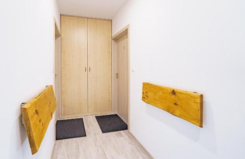 Loket Apartment | EVerLuck