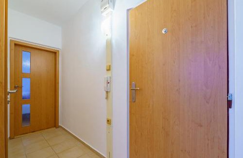 Loket Apartment | EVerLuck město