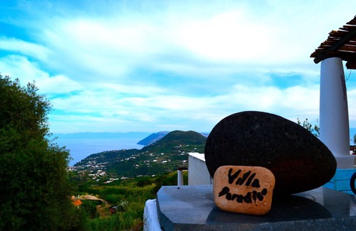 Pianoconte Apartment | Evocative and panoramic Aeolian villa on the Pianoconte hill.
