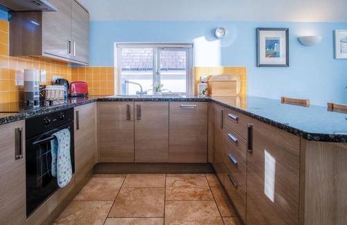 Pendine Apartment | Ewyn Y Don - 2 Bedroom Apartment - Pendine