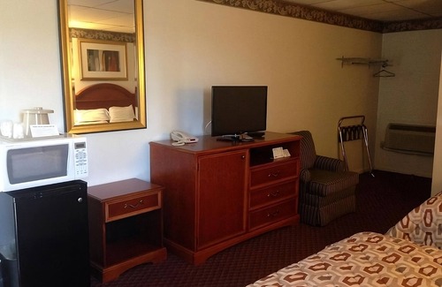 Campbelltown Hotel | Excellent Choice! 4 Budget-Friendly Units Near Zoo America, FREE Breakfast!