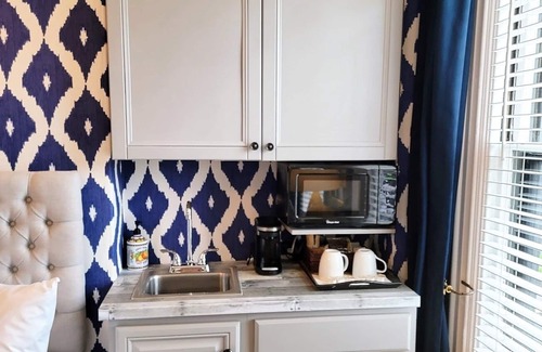 Highland Park Apartment | Excellent Hotel Alternative! 1.5 Miles To Center, Fort Hill Inn, Boston