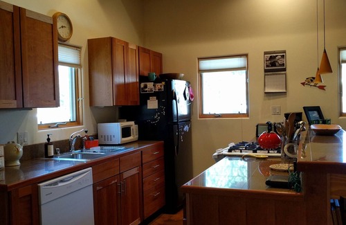 Taos Condo | EXCELLENT REVIEWS Beautiful Casa Paloma, Plaza, Hot Tub, Ski, QUIET!