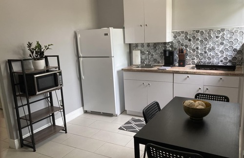 Pembroke Pines Apartment | Excellent Studio Centraly Located