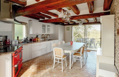 La Queue-les-Yvelines House | Exceptional villa with pool and activities near Paris, ideal for families