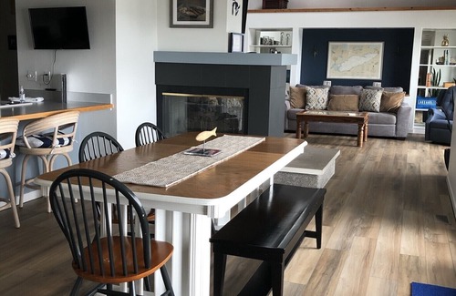 Gypsum House | Exceptional LAKE FRONT Vacation Getaway