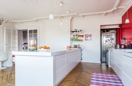 Quartier de la Plaine-de-Monceaux Apartment | Exceptional location, a few steps from shops, the Champs-Élysées at 10 min walk