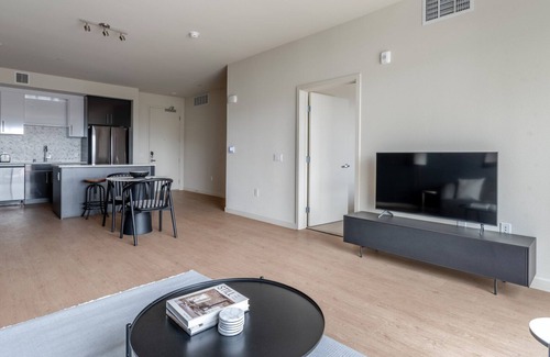 Piedmont Avenue Apartment | Exceptional Oakland 1BR w/Gym & Courtyard, nr Shopping, by Blueground