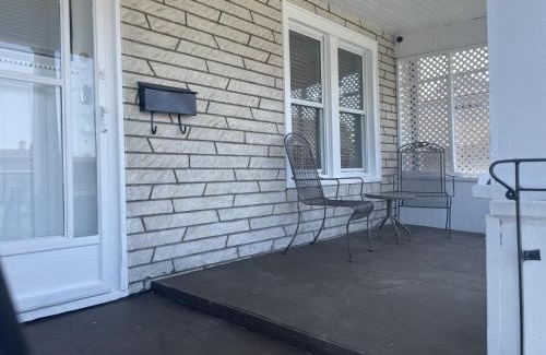Niagara Falls House | Exceptionally Close to the Falls Amazing Location & Complimentary Breakfast Delivered Daily to the Rental