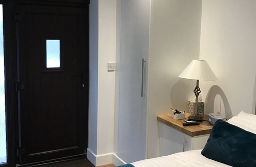 East Haddon Apartment | Exciting new Studio apartment - compact, modern, comfortable