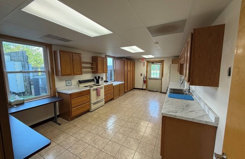 Janesville Cabin | Exclusive 10,000sqft Lodge On Private Resort