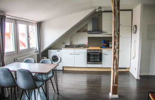 Hohentor Apartment | EXCLUSIVE 2 BR. Top floor apartment in a great location!