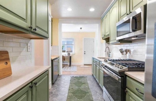 Northeast Bed & Breakfast | Exclusive 3-Bedroom - Modern Comfort Home in D.C.’s Eckington