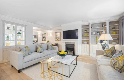 Knightsbridge Apartment | Exclusive 3Bd House in Belgravia - PLUS Harrods Gift Voucher
