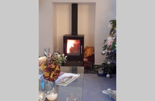 Atherstone House | Exclusive 5 Bed Family House in Village Location