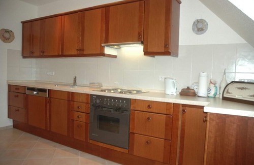 Adendorf Apartment | Exclusive Apartment 3 rooms.- Exclusive apartment in the 2 Fam. House, 90 sqm, all