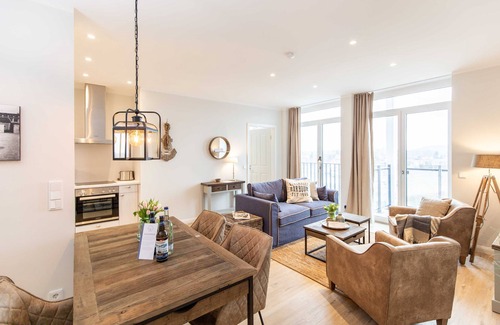 Travemuende Apartment | Exclusive apartment, lateral View to the Trave, 2 bedrooms (53) - Dockside
