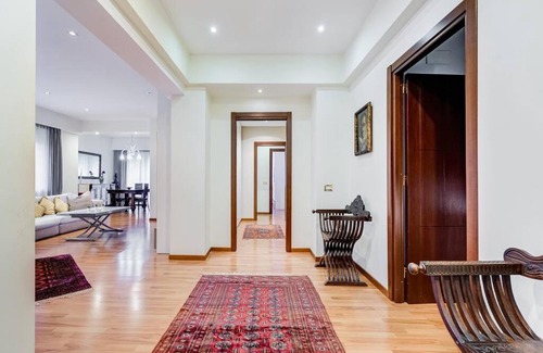 EUR Apartment | Exclusive Apartment in Eur Lake