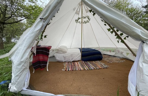 Kings Langley RV Rental | Exclusive camping ground with hot tub for large group gatherings