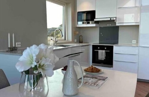 Steinsland Apartment | Exclusive fjord suite with beach access