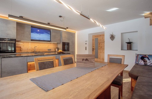 Soell Apartment | Exclusive flat 103 sqm, free ski & hiking bus directly from the holiday flat