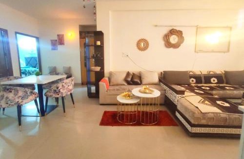 Landran Bed & Breakfast | Exclusive Floor on Manali Expressway for Family