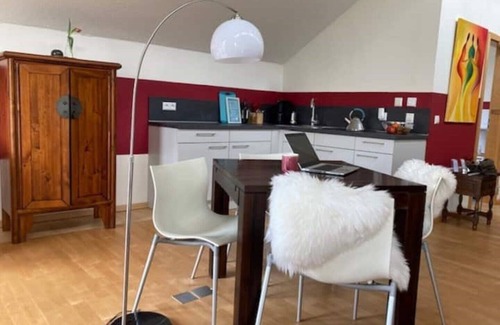 Passau Apartment | Exclusive holiday apartment (70 sqm), flooded with light with WiFi
