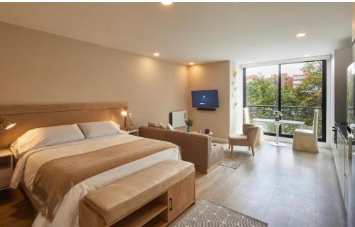 Antiguo Country Apartment | Exclusive Loft 505 Across from El Virrey Park
