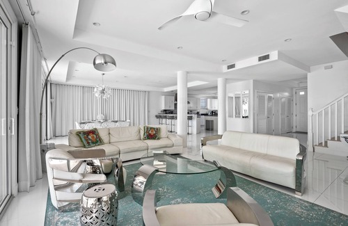 Nassau Villa | Exclusive Luxury Beachfront Villa - Private White Sand Beach, Upscale amenities.