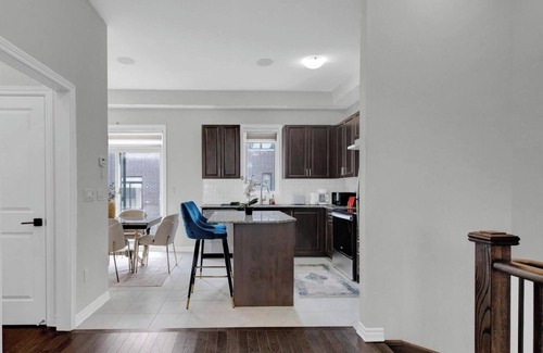 Vaughan House | EXCLUSIVE Luxury Brand New 3-bedroom townhome: Family friendly in Kleinburg