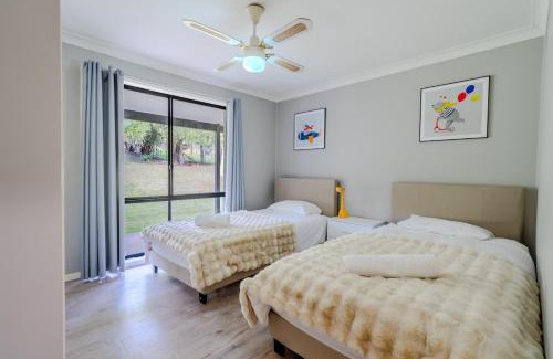 Mount Hunter House | Exclusive Manor Retreat Farm Stay Pool 5BD
