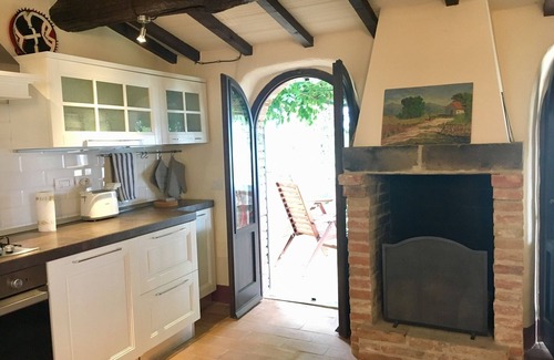Tuoro sul Trasimeno Villa | Exclusive, spacious lake view villa on Tuscan Umbrian border for 8-16 people
