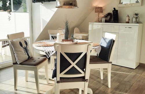 Norddeich Condo | Exclusive vacation apartment with maritime details, WiFi, heated cabin, 2 bicycles