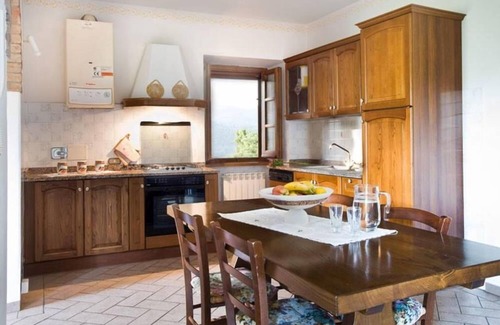 Lisciano Niccone Villa | Exclusive villa with private pool, sleeps 24