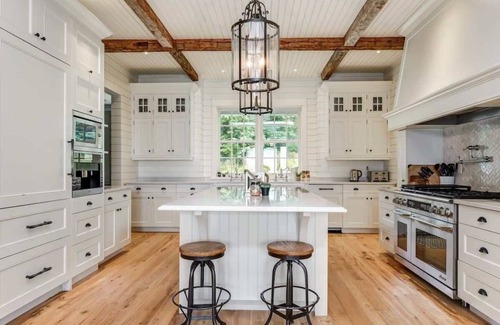 Rideau Lakes House | Exclusive Waterfront Getaway with Beach & Bunkie
