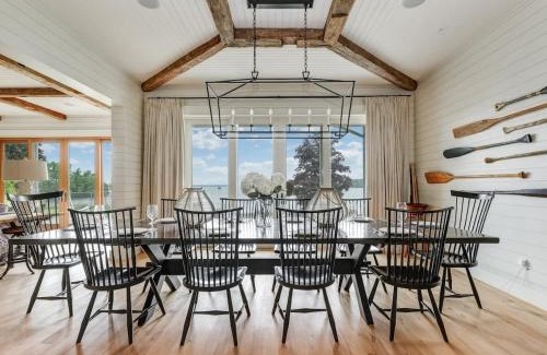 Rideau Lakes House | Exclusive Waterfront Getaway with Beach & Bunkie