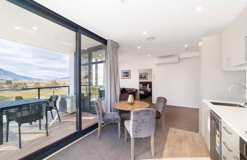 Frankton Apartment | Executive 2 Bedroom Apartment Remarkables Park