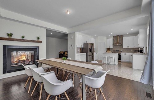 Leitrim House | Executive 4BDRM Home | Close to Airport/Downtown