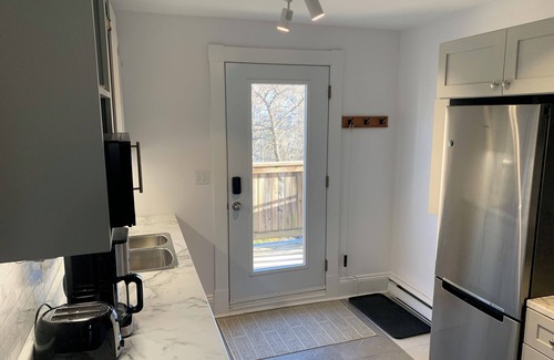 Wolfville Apartment | Executive Apartment 1 or 2 Bedroom Apartment in Downtown Wolfville