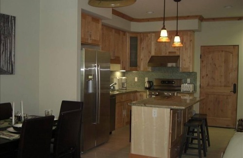 Bear Valley Condo | Executive Condo in Bear Valley Village W/Garage +Kid Friendly