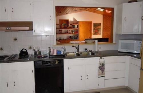 Scarborough House | Executive Home on Scarboro Beach, Vacation or Turn Work into A Vacation