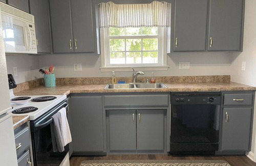 Highview House | Executive Housing for Work/Business, Families in Transition