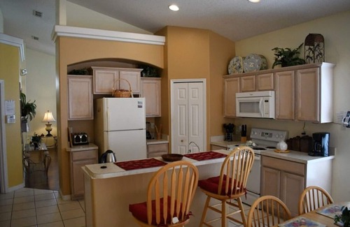 Sunrise Lakes Villa | Executive Orlando 4 Bed/3 bath (2 ensuite) Pool/Spa Home (4H049)