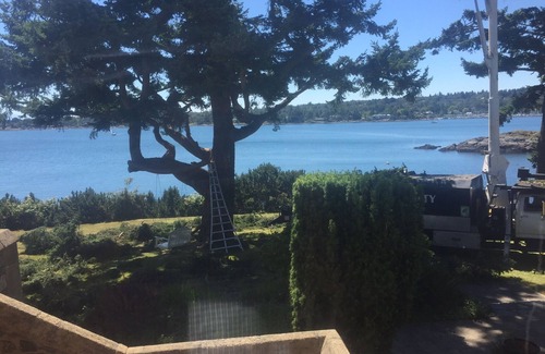 Saanich East House | Executive Private Waterfront Estate