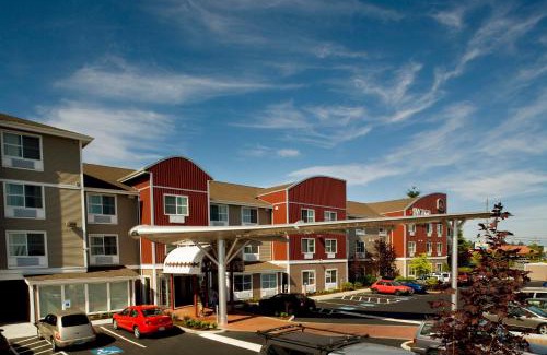 Holly Hotel | Executive Residency by Best Western Navigator Inn & Suites