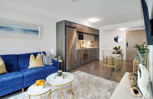 St. James Town House | Executive Stay - Gym - Pool