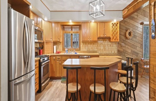 Woodruff House | Executive Year Round Home ~ Minutes From Minocqua