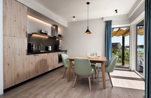 Lanklaar House | Exklusives Ferienhaus mit Seeblick für 4 Personen